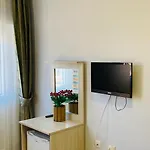 Bybassios Bed & Breakfast 3*